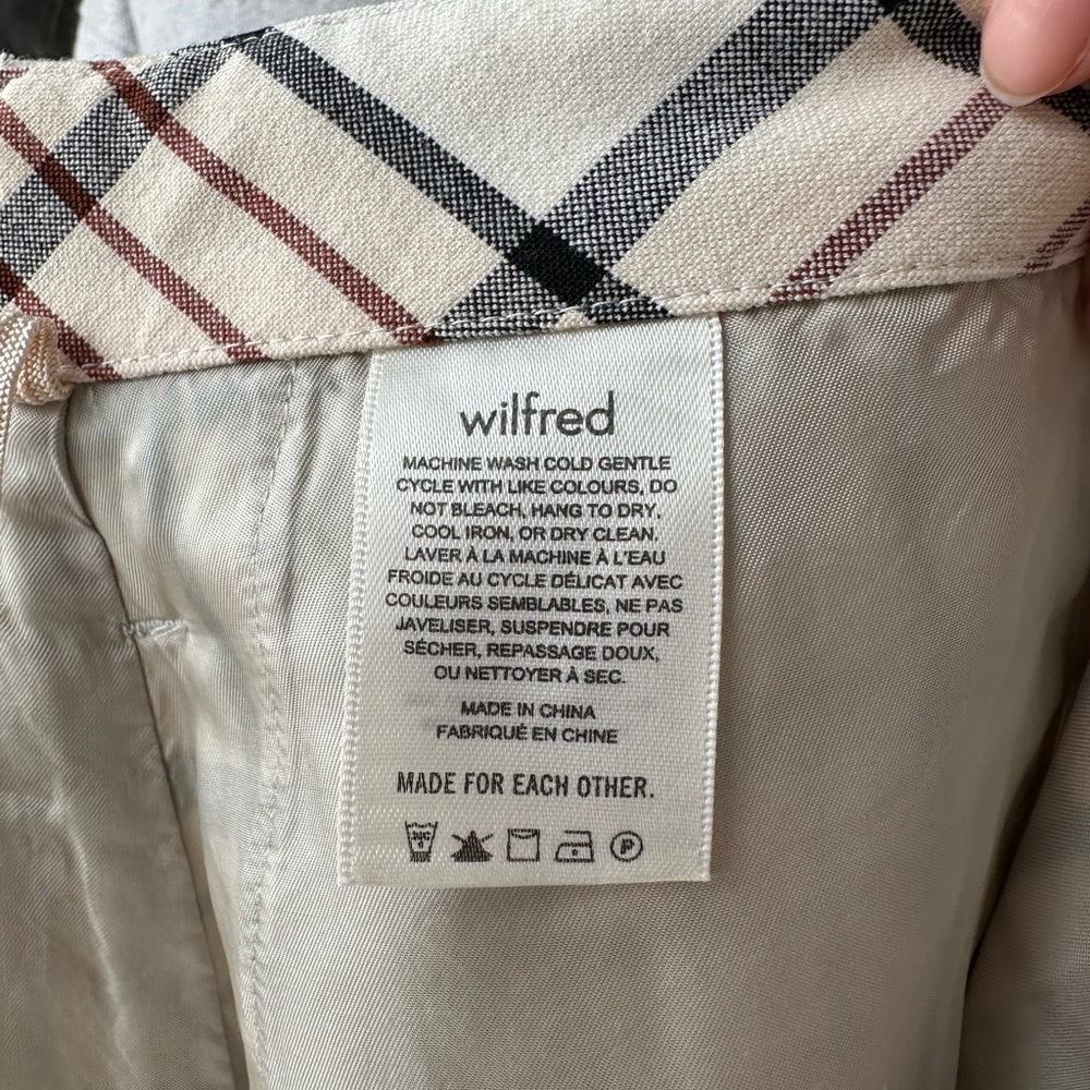 Aritzia Wilfred Cream and brown plaid mini skirt
Size 4 fits tts - Picture 4 of 4